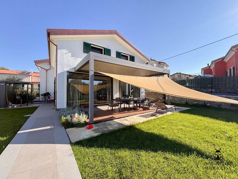 Appartamento in Vendita a Santo Stefano di Magra, 425'000€, 120 m², arredato