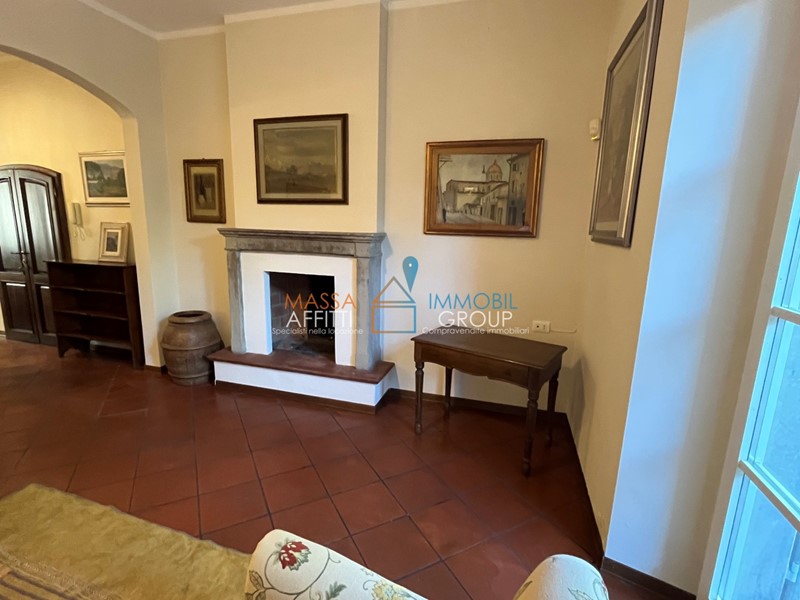 Appartamento in Affitto a Massa, 1'200€, 140 m², arredato