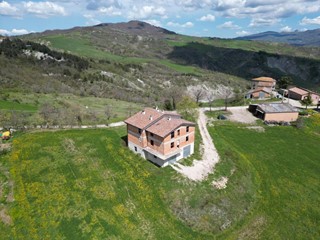 Villa in Vendita a Sant'Agata Feltria, 110'000&euro;, 387 m²
