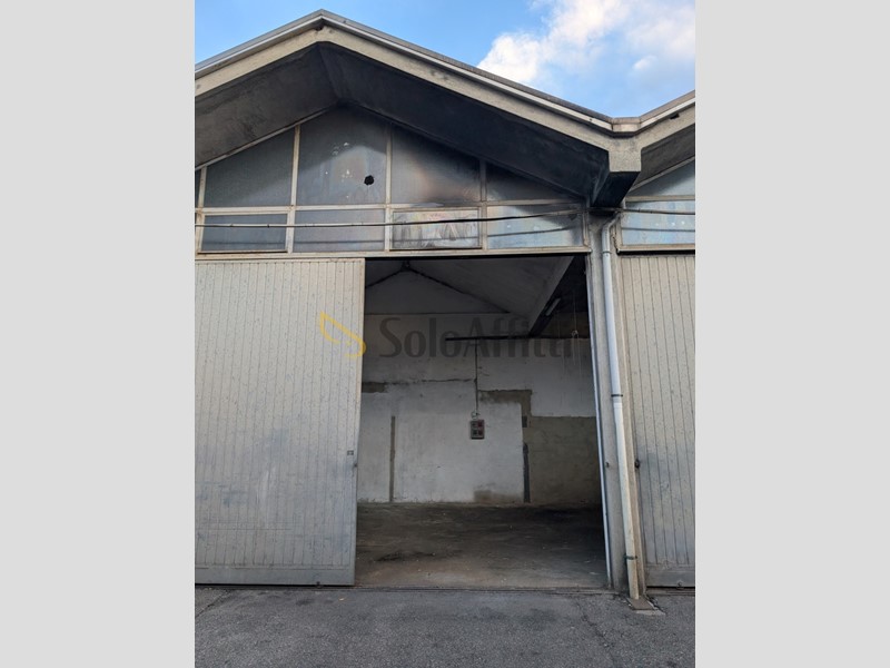 Capannone in Affitto a Seveso, 460&euro;, 75 m²