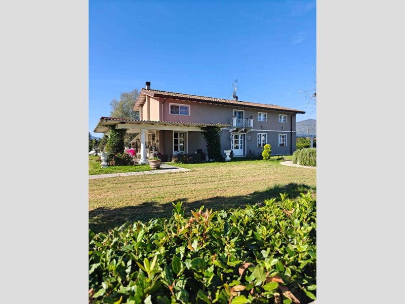Casa Indipendente in Vendita a Villafranca in Lunigiana, 1'200'000&euro;, 893 m², con Box
