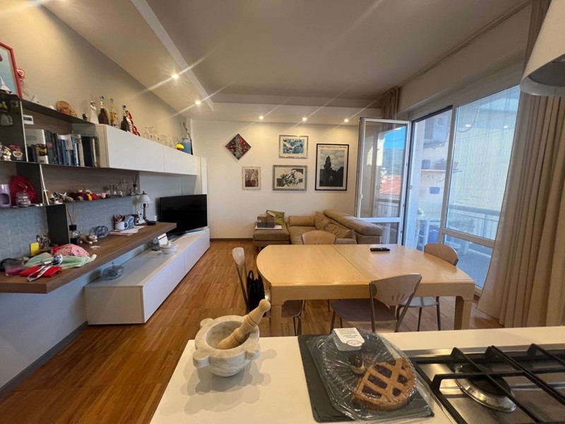 Quadrilocale in Affitto a La Spezia, zona MEGACINE, 800€, 84 m², arredato