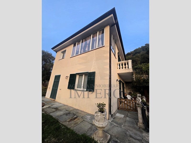 Casa Indipendente in Vendita a Vallecrosia, 470'000&euro;, 142 m², con Box