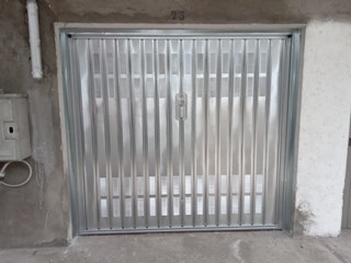 Box in Affitto a Vimercate, zona via Cremagnani, 1, 18 m², con Box