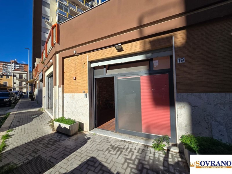 Negozio in Vendita a Palermo, 149'000€, 148 m²
