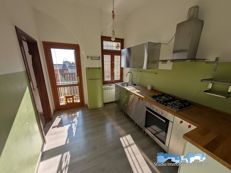 Appartamento in Vendita a Ivrea, 95'000&euro;, 138 m²