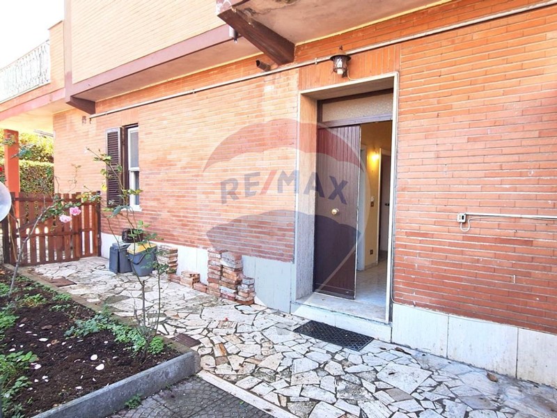 Bilocale in Vendita a Roma, 119'000€, 65 m²