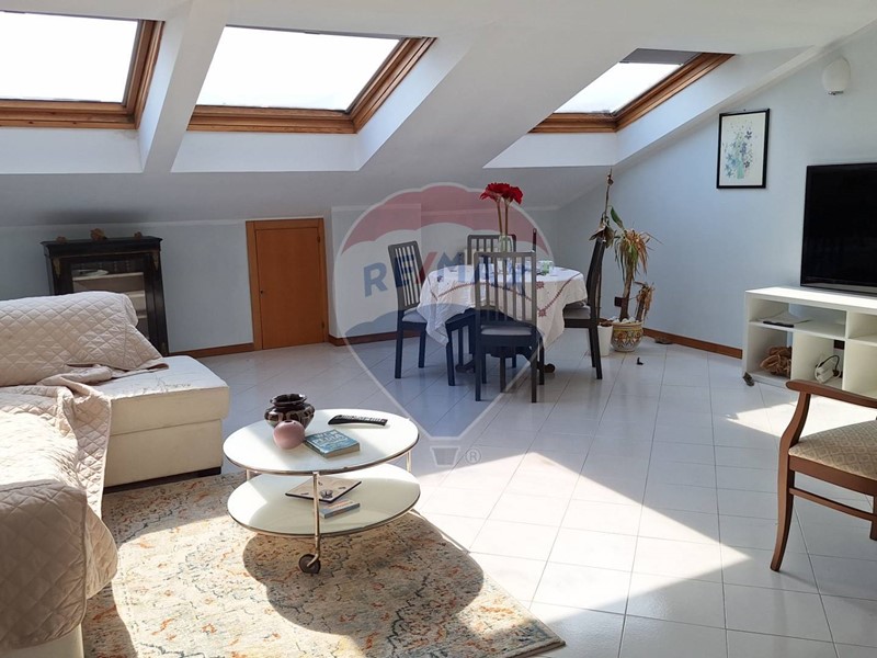 Attico in Vendita a Catania, 210'000&euro;, 130 m²