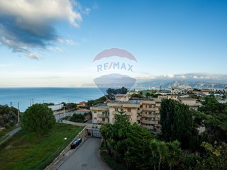 Quadrilocale in Vendita a Messina, 133'000€, 140 m²