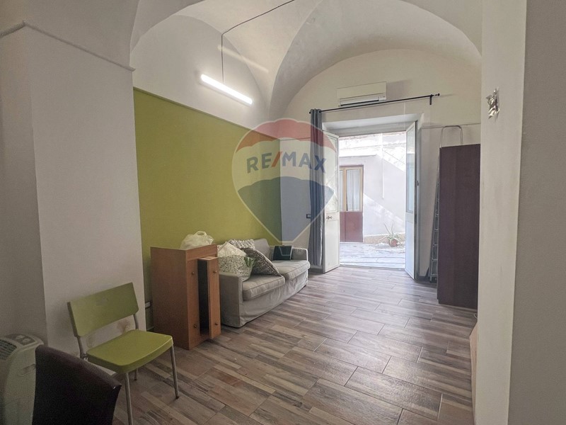 Bilocale in Vendita a Catania, 68'000&euro;, 75 m²
