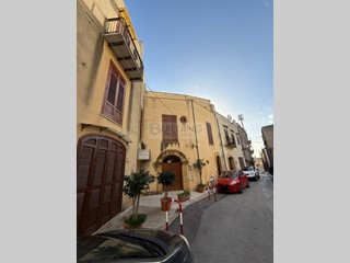 Quadrilocale in Vendita a Castelvetrano, 65'000&euro;, 90 m²