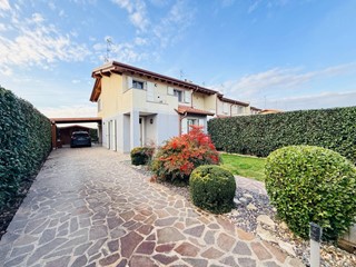 Casa Semi Indipendente in Vendita a Borgo Mantovano, 230'000&euro;, 151 m²
