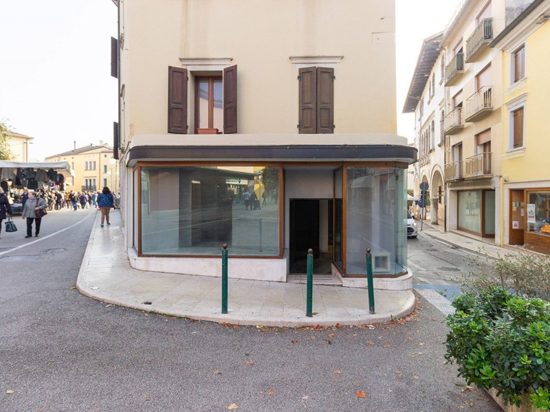 Immobile commerciale in Affitto a Sacile, 1'100&euro;, 100 m²