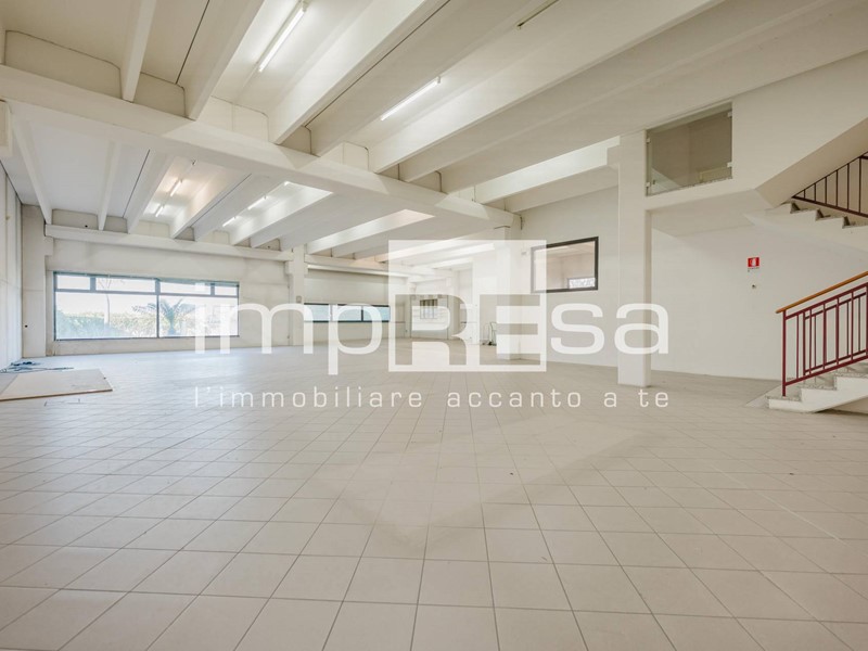 Immobile commerciale in Vendita a Mogliano Veneto, 2'250'000&euro;, 3000 m²