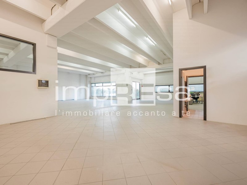 Immobile commerciale in Affitto a Mogliano Veneto, 20'000&euro;, 3000 m²