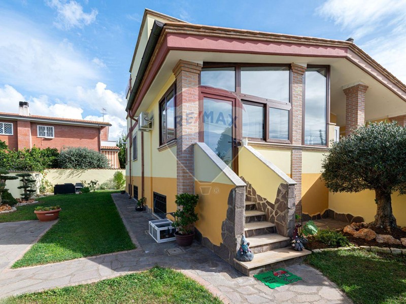 Casa Semi Indipendente in Vendita a Roma, 330'000&euro;, 130 m²