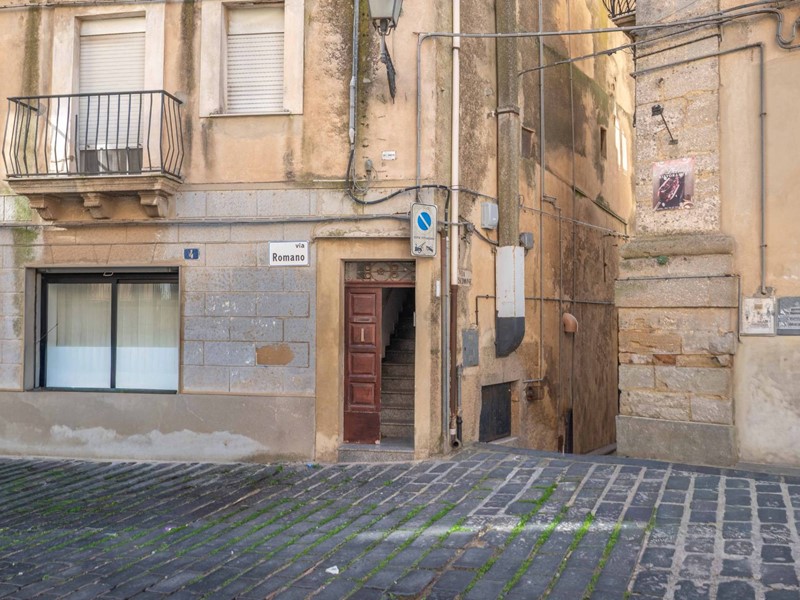 Appartamento in Vendita a Caltagirone, 53'000€, 110 m²