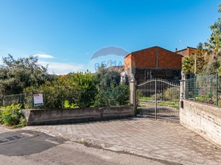 Casa Indipendente in Vendita a Ragalna, 200'000&euro;, 140 m²