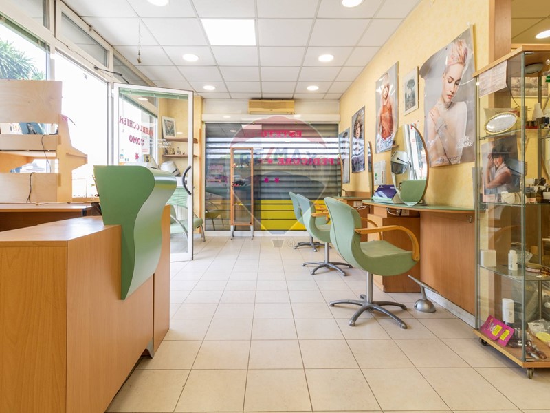 Negozio in Vendita a Roma, 85'000€, 70 m²
