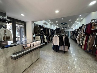 Negozio in Affitto a Caserta, 1'600&euro;, 114 m²