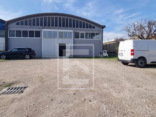Capannone in Vendita a Marmirolo, 170'000&euro;, 630 m²