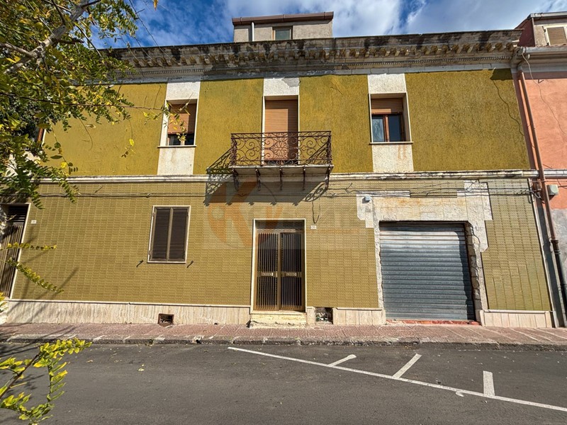 Casa Indipendente in Vendita a Ossi, 75'000&euro;, 405 m²