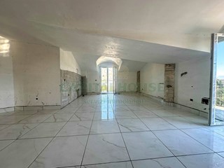 Attico in Vendita a San Prisco, 230'000&euro;, 120 m²