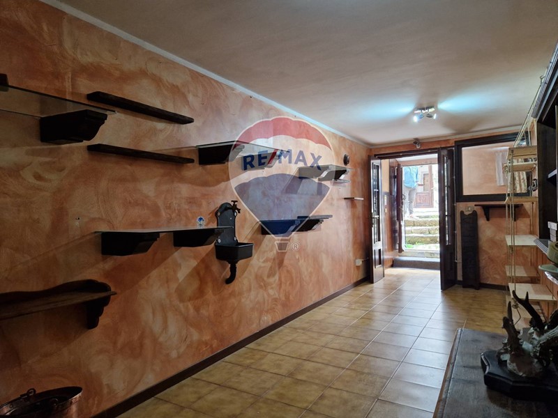 Negozio in Vendita a Pescocostanzo, 100'000&euro;, 45 m²