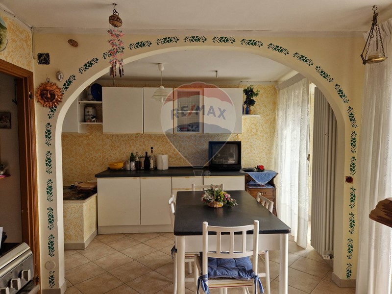 Casa Semi Indipendente in Vendita a Ateleta, 90'000&euro;, 156 m²