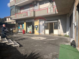 Immobile commerciale in Affitto a Misterbianco, 550€, 60 m²