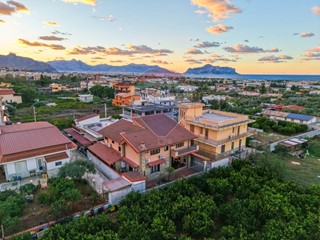 Villa in Vendita a Misilmeri, 390'000&euro;, 260 m²