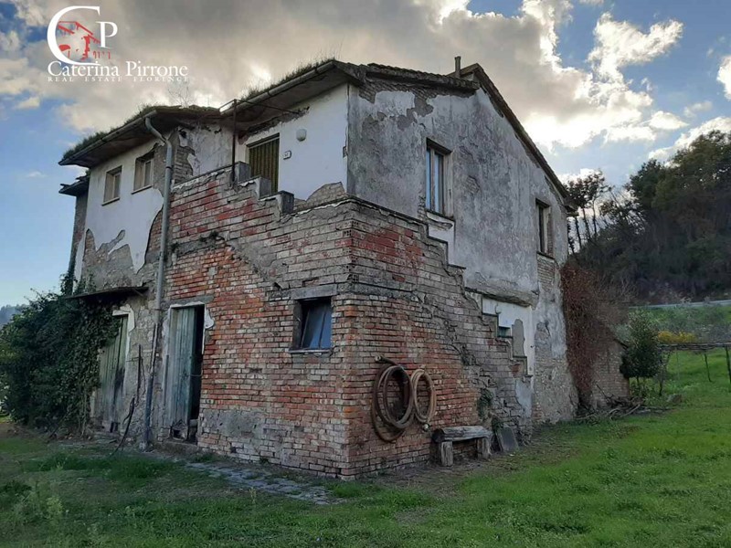 Rustico in Vendita a Montecatini Val di Cecina, 200'000&euro;, 430 m²