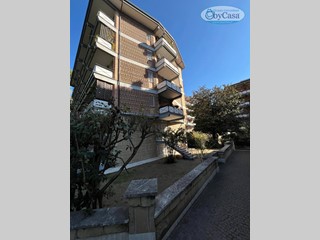 Quadrilocale in Affitto a Roma, 2'500€, 160 m²