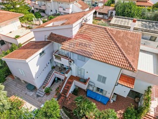 Casa Indipendente in Vendita a Palermo, 345'000€, 170 m²