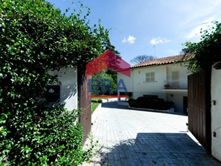 Villetta a schiera in Vendita a Roma, 590'000&euro;, 278 m²