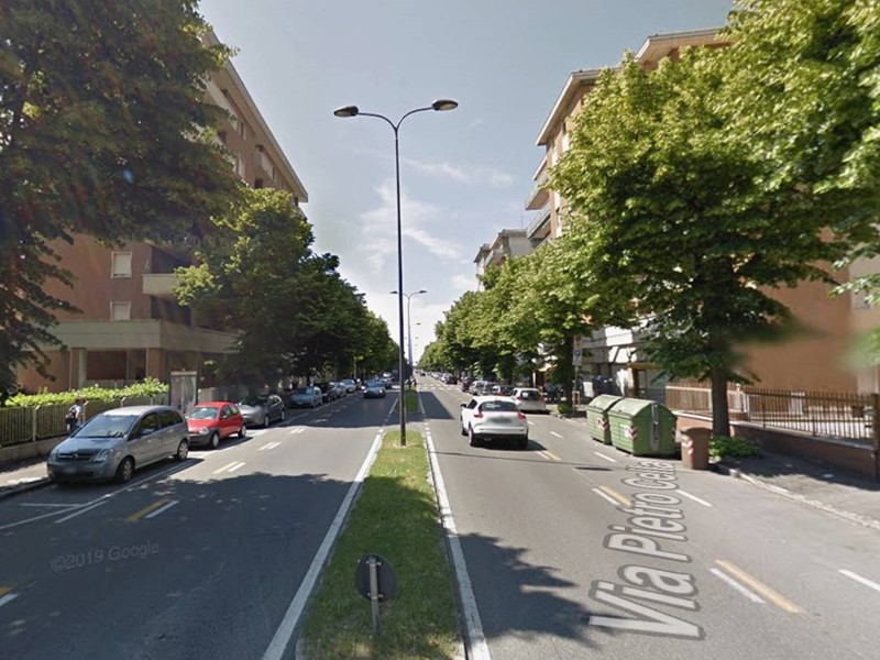 Negozio in Affitto a Piacenza, 1'000€, 67 m²