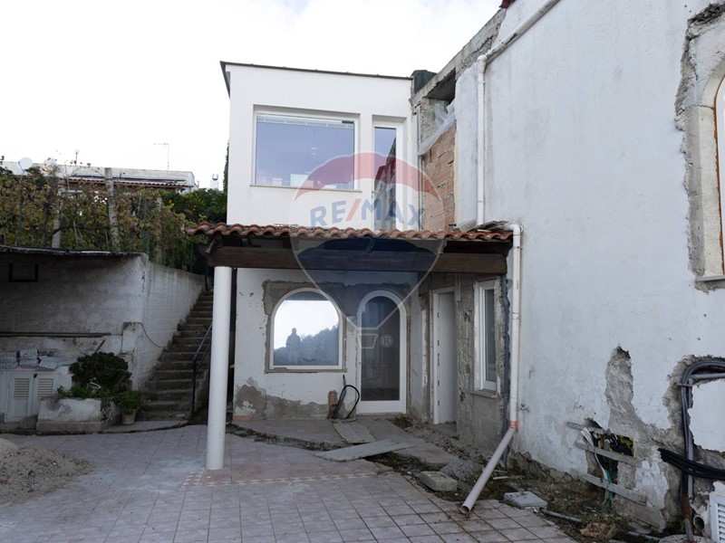 Villa in Vendita a Barano d'Ischia, 275'000&euro;, 90 m²