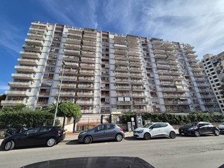 Appartamento in Vendita a Palermo, 230'000€, 170 m²
