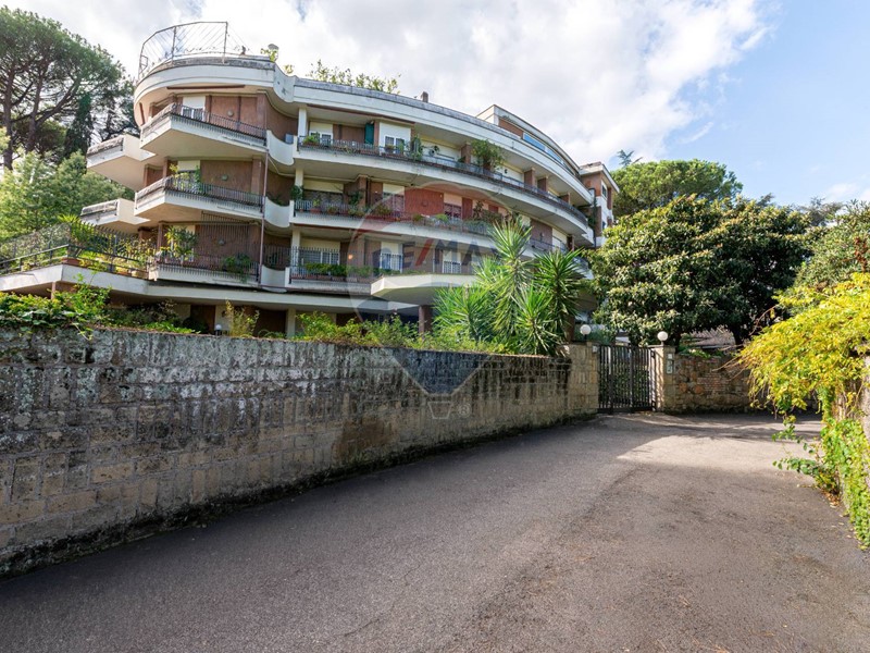 Trilocale in Affitto a Roma, 1'500€, 100 m²