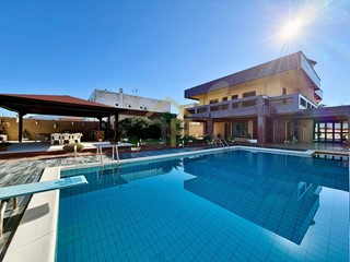 Villa in Vendita a Carini, 430'000&euro;, 330 m²