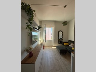 Trilocale in Affitto a Cagliari, 1'150€, 61 m²