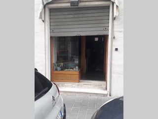 Immobile commerciale in Vendita a Chieti, 60'000&euro;, 53 m²
