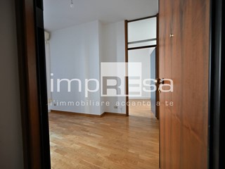 Ufficio in Affitto a Treviso, 900&euro;, 82 m²