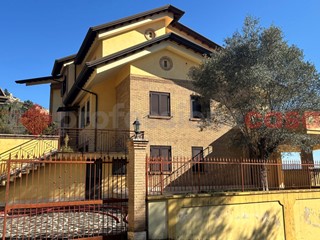 Quadrilocale in Vendita a Alatri, 200'000€, 120 m²