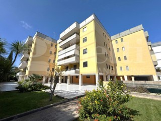Quadrilocale in Vendita a Bari, 265'000&euro;, 110 m²