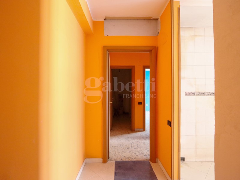 Bilocale in Vendita a Napoli, 185'000&euro;, 78 m²