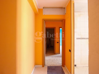 Bilocale in Vendita a Napoli, 185'000&euro;, 78 m²