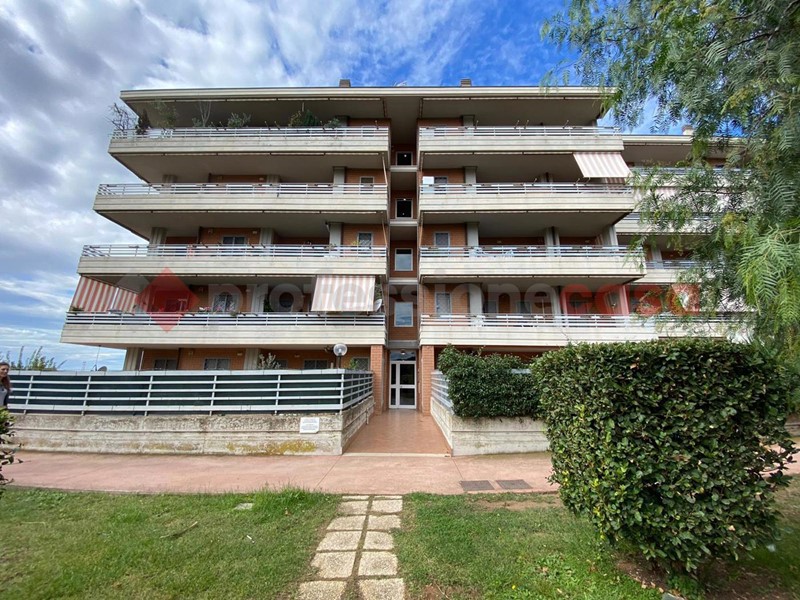 Bilocale in Vendita a Pomezia, 95'000€, 56 m², arredato