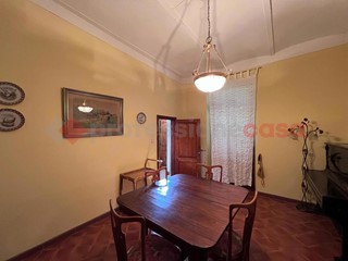Casa Indipendente in Affitto a Arezzo, 900€, 201 m², arredato