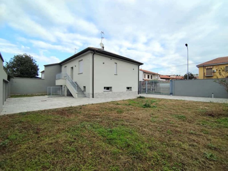 Villa in Vendita a Bareggio, 490'000&euro;, 137 m²